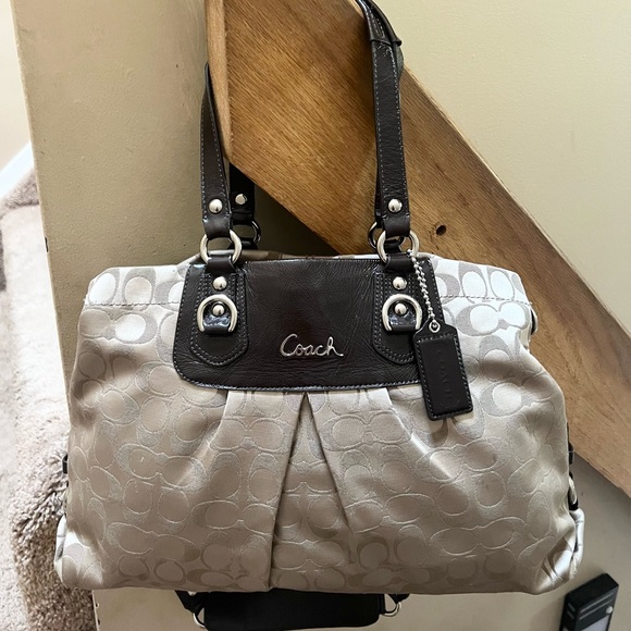 Coach Like New Condition - Picture 3 of 7